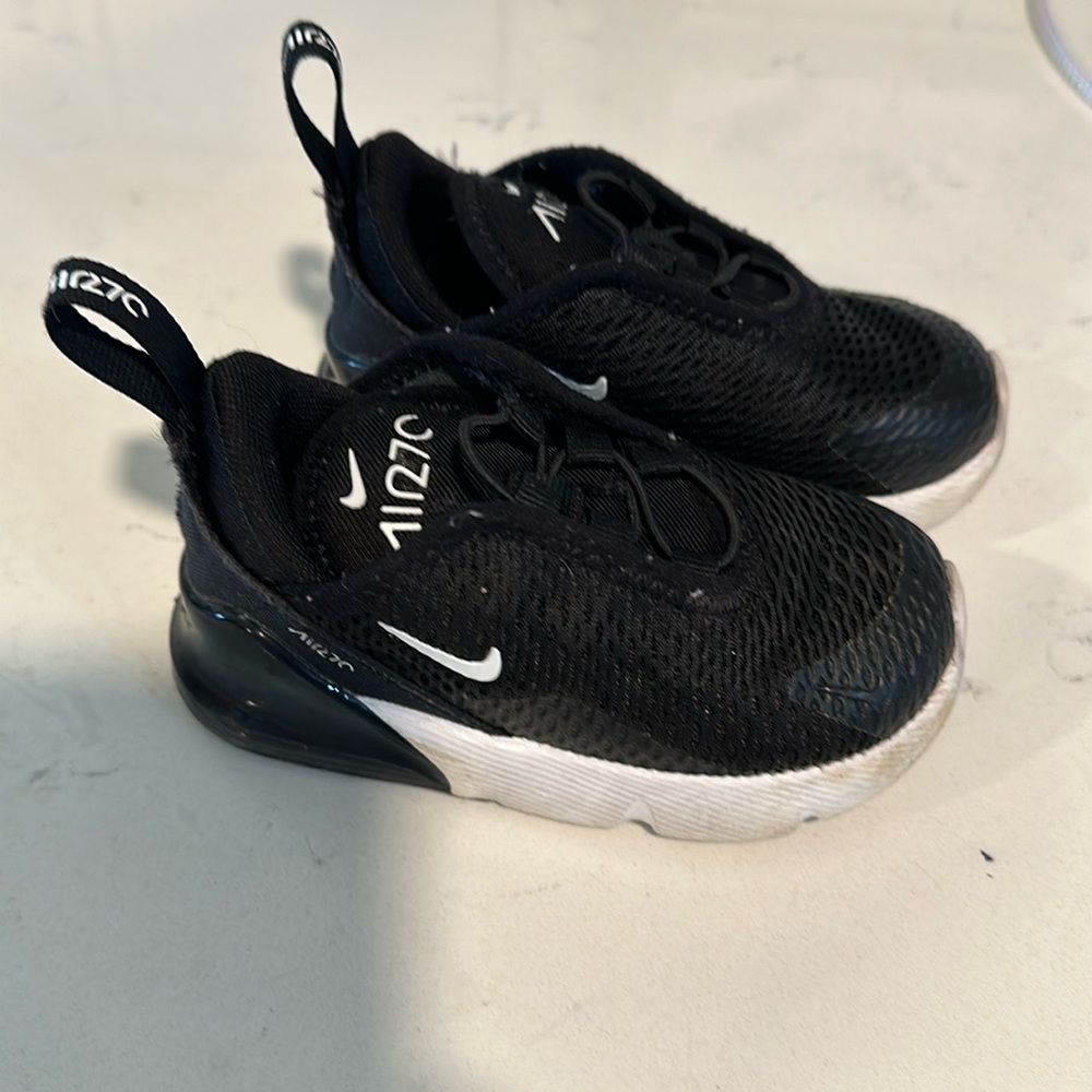 Nike 270